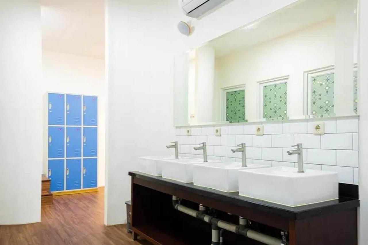 Reddoorz Hostel Near Taman Puring Jakarta Exteriér fotografie